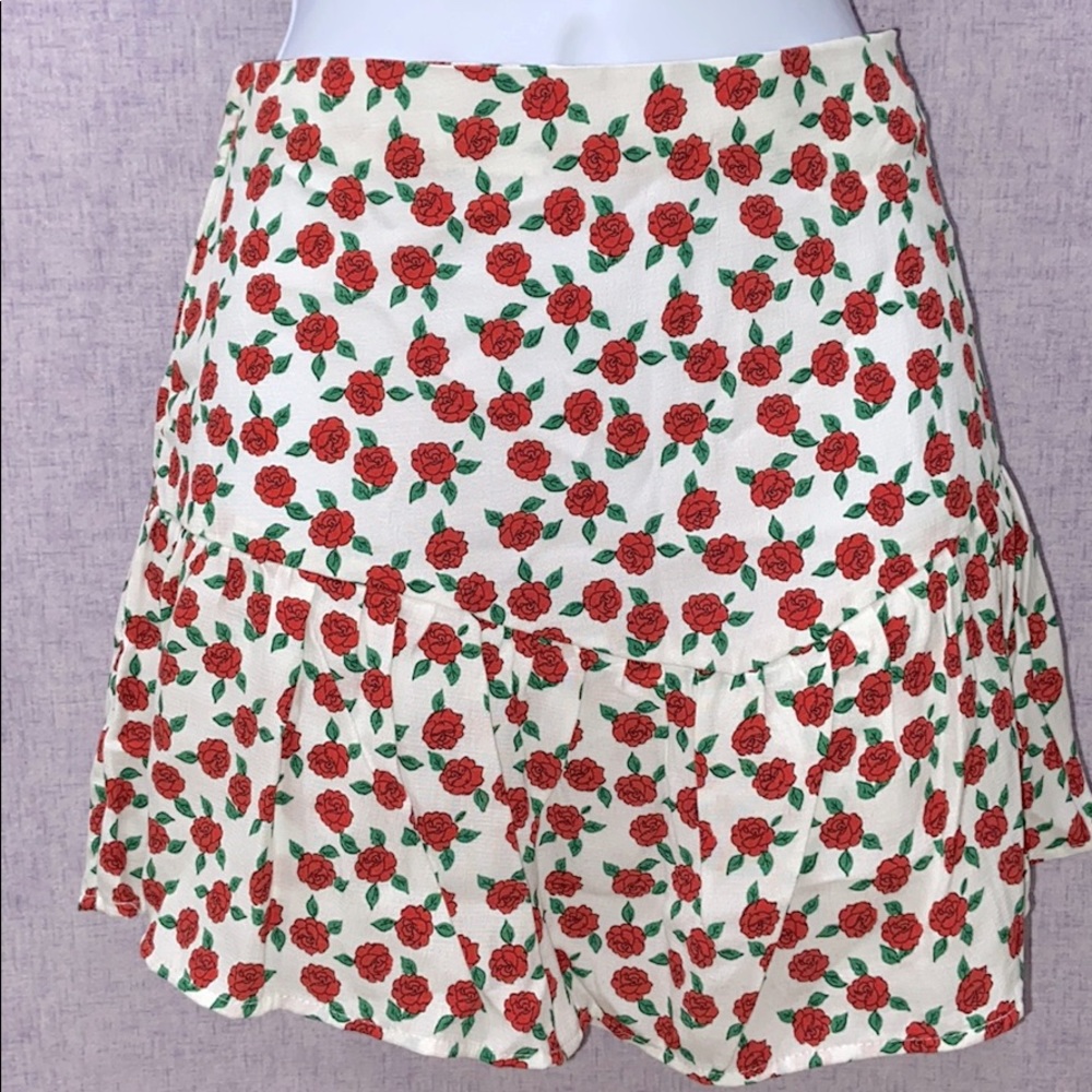 Zara New Rosebud Skort Medium